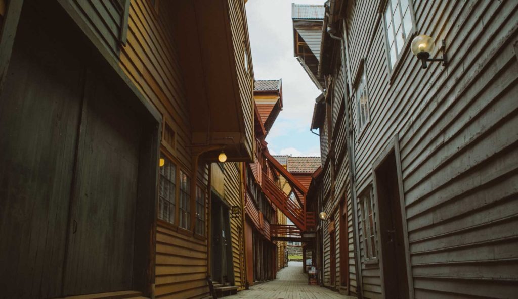 Bryggen was once thriving with trade and these narrow alleys were filled with
dock workers, merchants, goods and life.